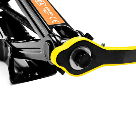 ELÉRHETŐ NOV. VÉGÉTŐL! Trapézemelő 2,5T táskával és teleszkópos kulcsal D4575