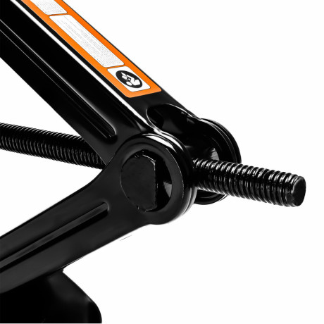 ELÉRHETŐ DEC. ELEJÉTŐL! Trapézemelő 2,5T táskával és teleszkópos kulcsal D4575