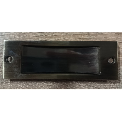 úchytka hranatá bronz